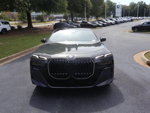 New 2026 BMW 740i xDrive w/ Premium Package image 3