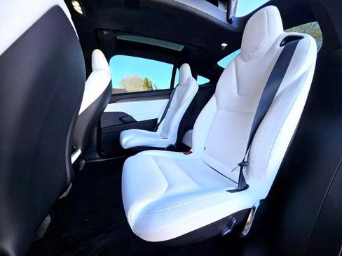Used 2023 Tesla Model X image 58