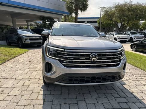 Used 2024 Volkswagen Atlas SEL AWD/4WD image 18