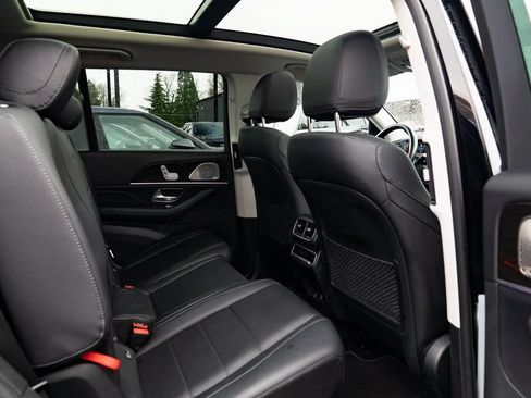 Used 2024 Mercedes-Benz GLS 450 4MATIC image 28