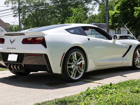 Used 2019 Chevrolet Corvette Stingray Coupe w/ 2LT Preferred Equipment Group RWD image 8