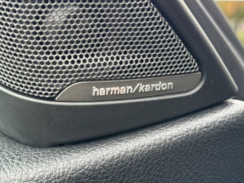 Used 2020 BMW M4 Convertible w/ Competition Package image 18