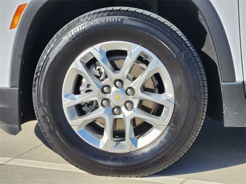 Certified 2022 Chevrolet Traverse LS image 11