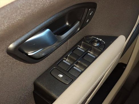Used 2017 Land Rover Range Rover Evoque SE AWD/4WD image 15