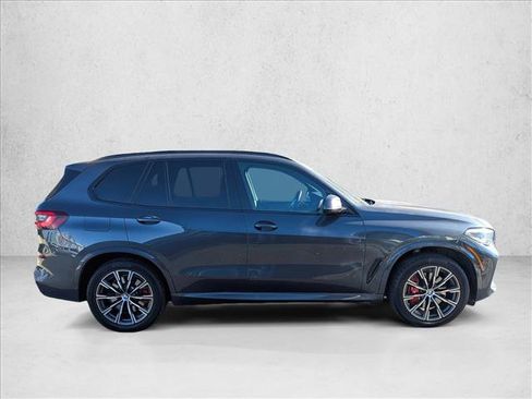 Used 2021 BMW X5 xDrive40i w/ M Sport Package image 4