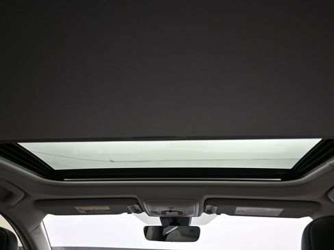 Used 2018 Toyota RAV4 Limited image 41