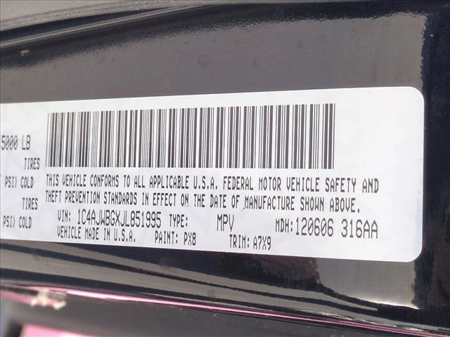 Used 2018 Jeep Wrangler Sahara w/ Connectivity Group AWD/4WD image 23