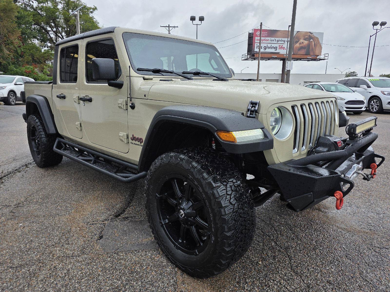 Used 2020 Jeep Gladiator Overland w/ Popular Equipment Package AWD/4WD image 3