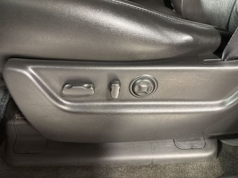 Used 2013 GMC Yukon Denali image 18