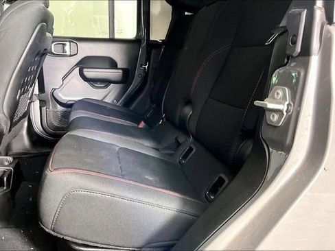 Used 2022 Jeep Gladiator Rubicon AWD/4WD image 3