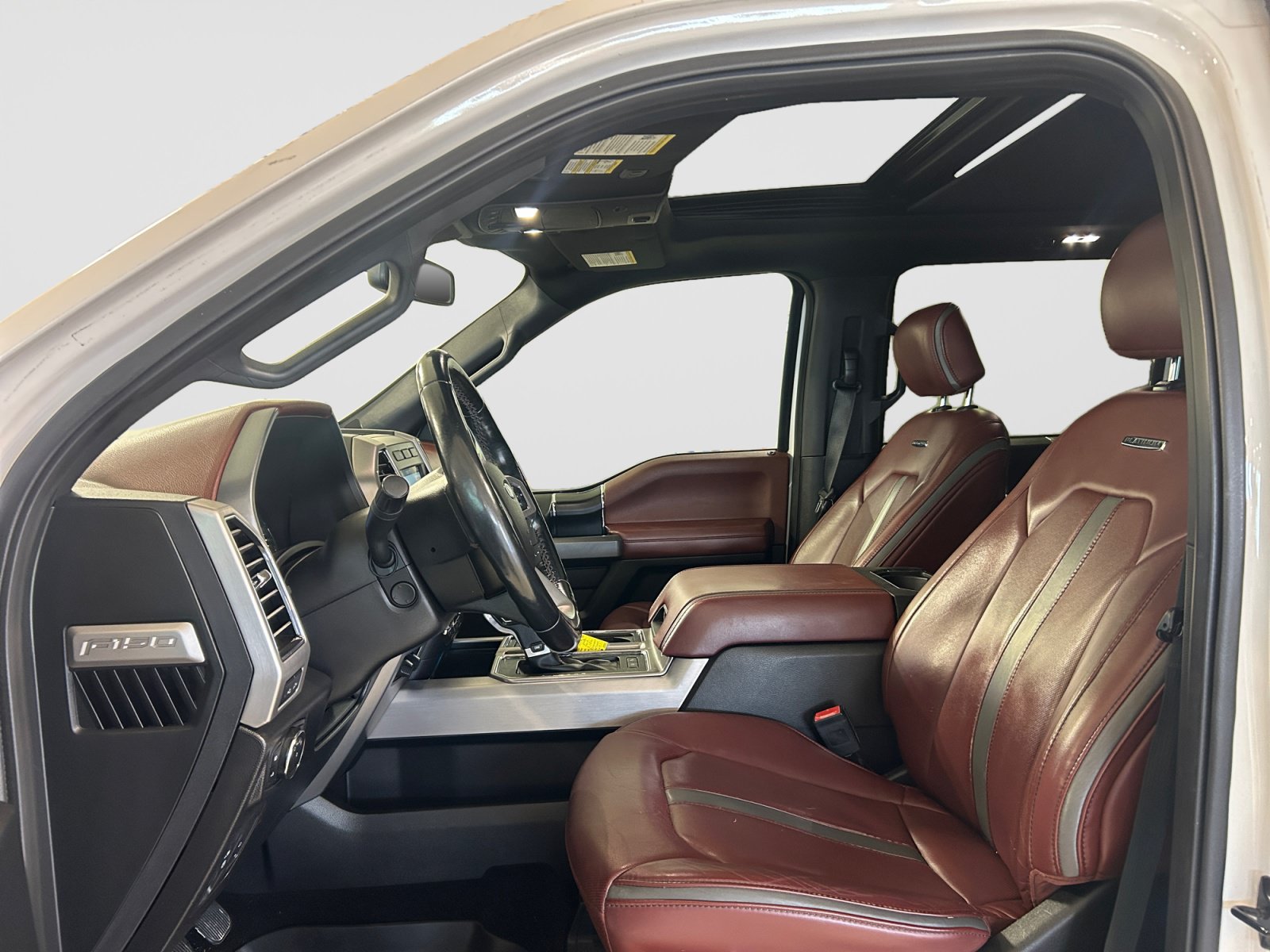 Used 2018 Ford F150 Platinum w/ Equipment Group 701A Luxury AWD/4WD image 10