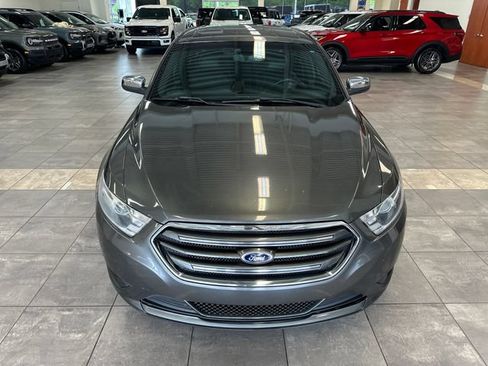 Used 2016 Ford Taurus Limited FWD image 18