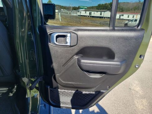 Used 2023 Jeep Gladiator Willys image 35
