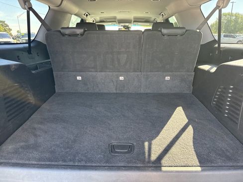 Used 2018 Chevrolet Suburban Premier image 29