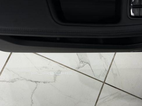 Certified 2026 Porsche Macan AWD/4WD image 29