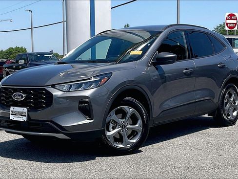 Certified 2025 Ford Escape ST-Line AWD/4WD image 3