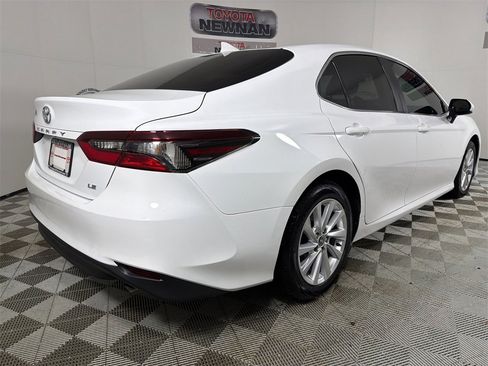 Used 2023 Toyota Camry LE image 3