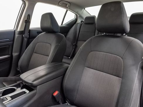 Used 2024 Nissan Altima 2.5 SV FWD image 9