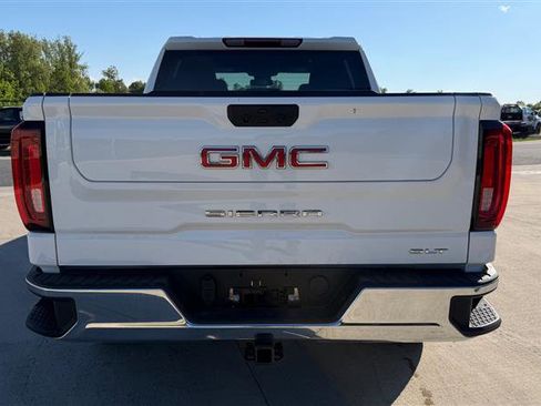 Used 2026 GMC Sierra 1500 SLT image 4