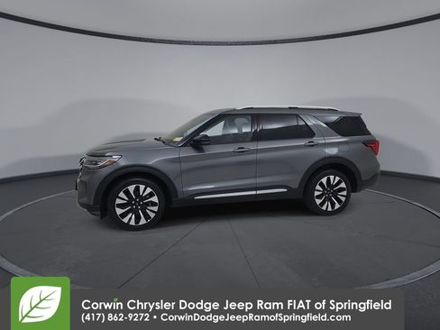 Used 2025 Ford Explorer Platinum w/ LUX Leather Package AWD/4WD image 8