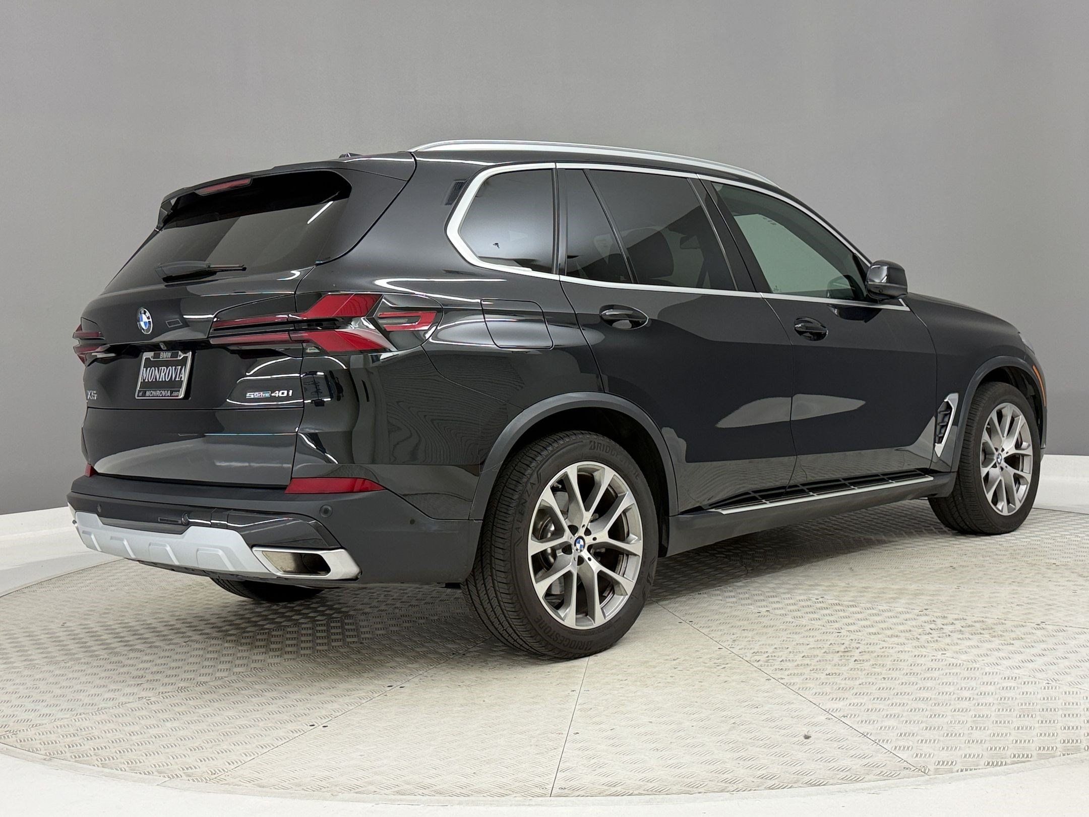 Used 2024 BMW X5 sDrive40i w/ Premium Package RWD image 9