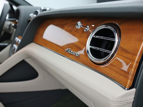Certified 2023 Bentley Bentayga AWD/4WD image 33