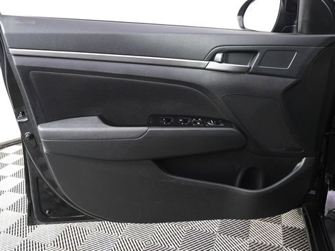 Used 2018 Hyundai Elantra SEL FWD image 22
