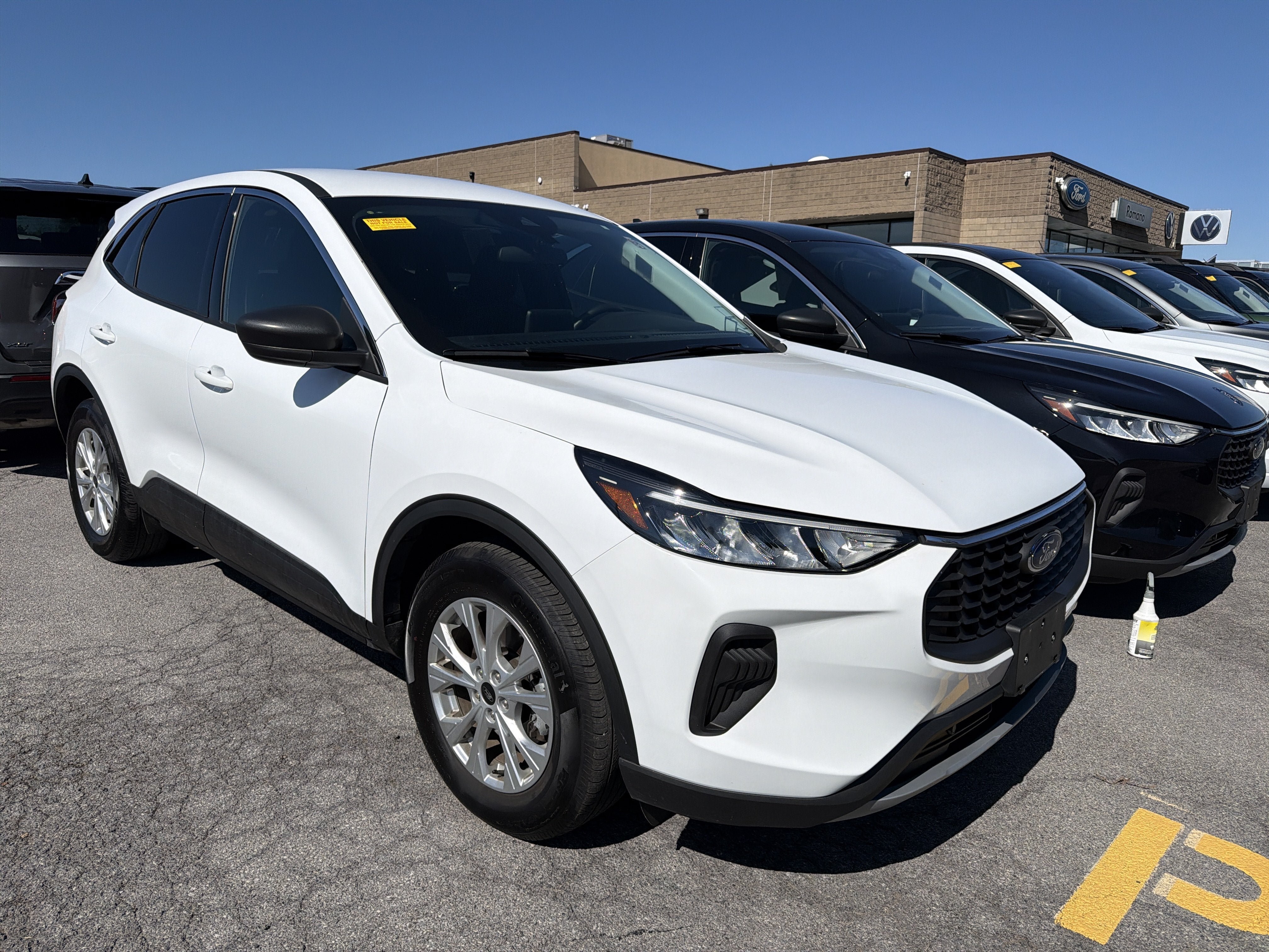 Used 2023 Ford Escape Active AWD/4WD image 2