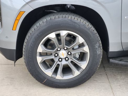 New 2026 Chevrolet Suburban LT w/ Comfort Package AWD/4WD image 11