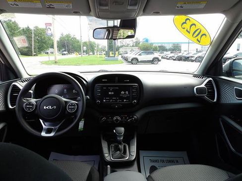 Used 2023 Kia Soul LX FWD image 29