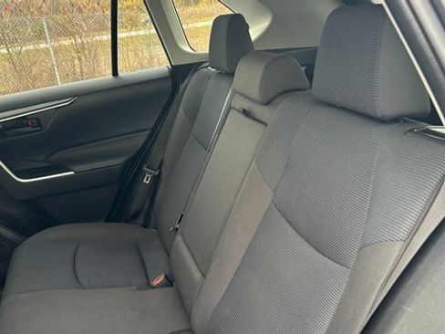 Used 2020 Toyota RAV4 LE image 33