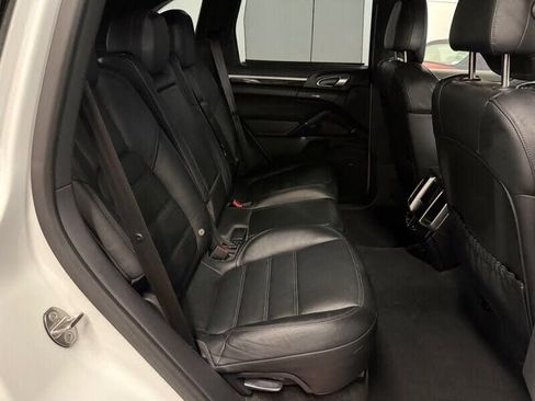 Used 2014 Porsche Cayenne Diesel AWD/4WD image 35
