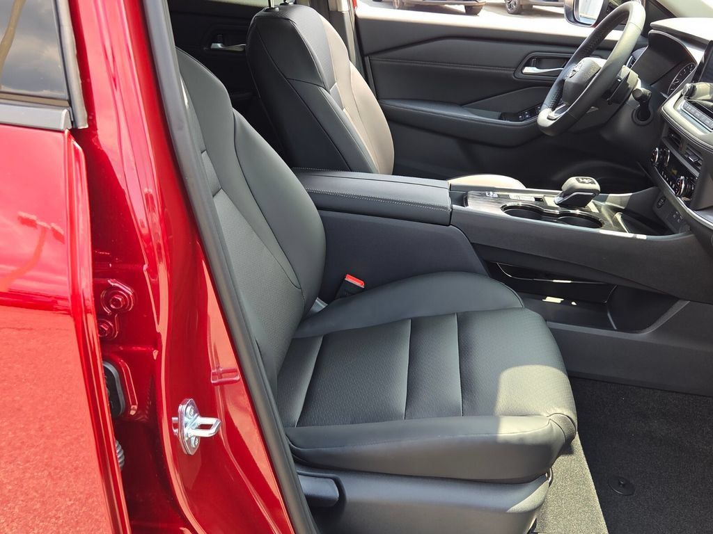 New 2026 Nissan Rogue Dark Armor FWD image 13