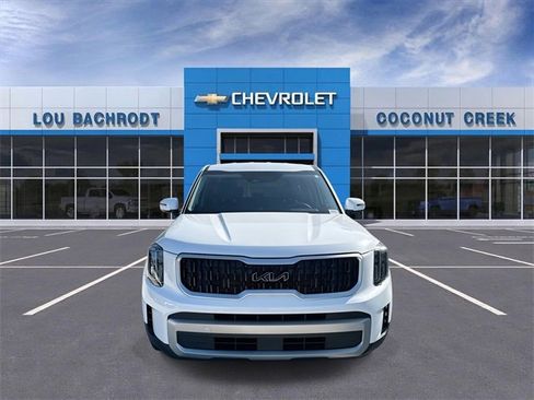 Used 2023 Kia Telluride LX image 3