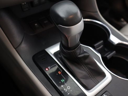 Used 2017 Toyota Highlander XLE image 58