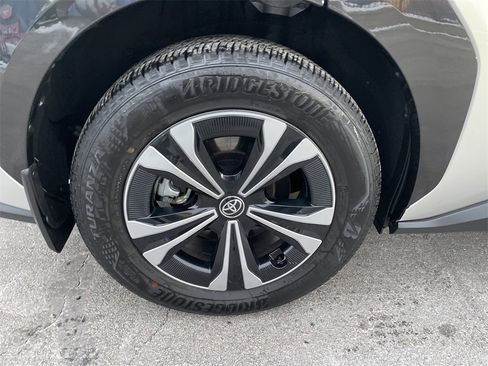 Used 2025 Toyota bZ4X AWD image 12