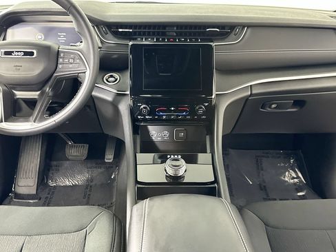 Used 2024 Jeep Grand Cherokee Laredo X AWD/4WD image 18
