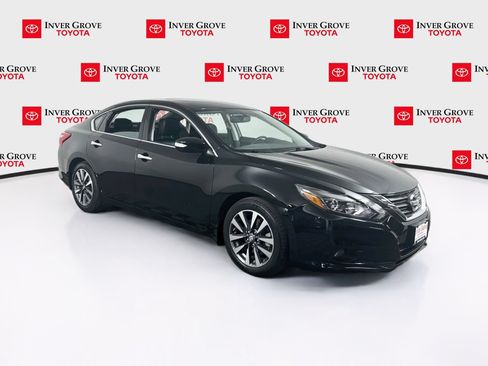 Used 2016 Nissan Altima 2.5 SL w/ 2.5 Technology w/LED Package FWD image 2