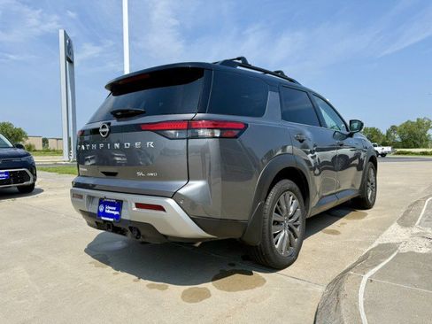 Used 2024 Nissan Pathfinder SL w/ SL Premium Package image 6