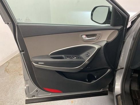 Used 2017 Hyundai Santa Fe Limited image 22