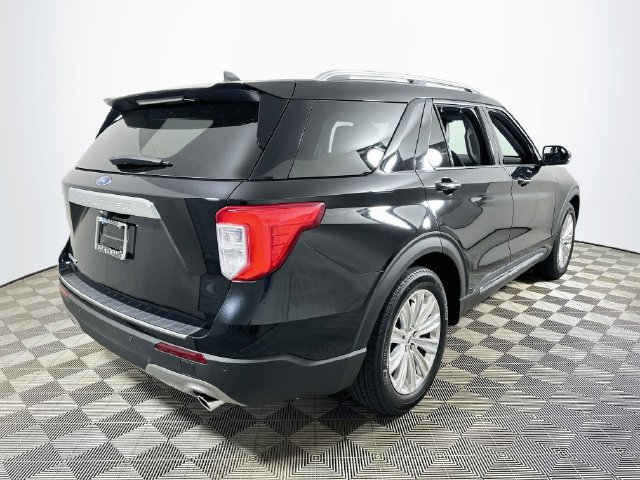 Used 2024 Ford Explorer Limited w/ Limited Technology Package RWD image 3
