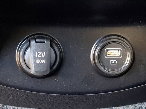 Used 2022 Kia Sorento S image 12