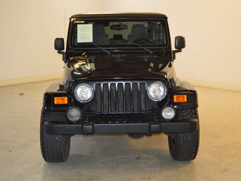 Used 2004 Jeep Wrangler Sahara w/ Dual Top Group AWD/4WD image 8
