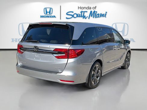 Used 2023 Honda Odyssey Elite image 7