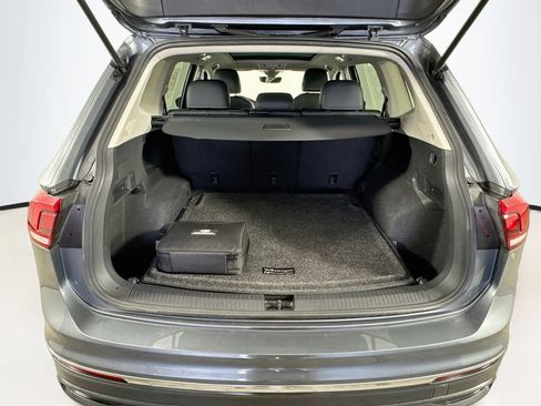 Used 2023 Volkswagen Tiguan SE AWD/4WD image 27