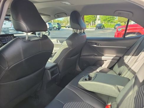 Used 2024 Toyota Camry SE FWD image 4