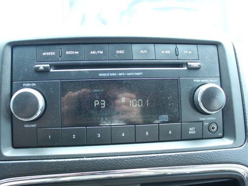 Used 2015 Dodge Grand Caravan SXT FWD image 23