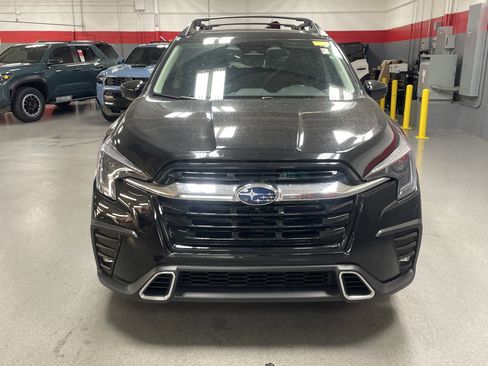 Used 2024 Subaru Ascent Touring AWD/4WD image 3