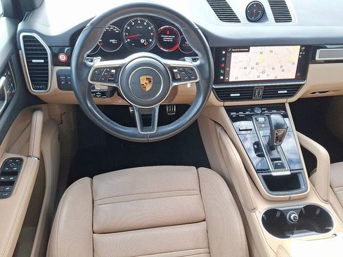 Used 2023 Porsche Cayenne S image 13