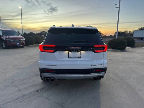 Used 2024 GMC Acadia Elevation image 13